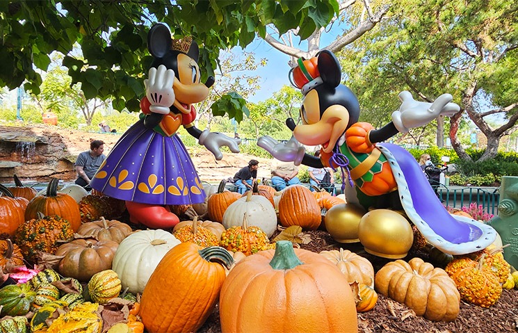 カリフォルニア ダウンタウン・ディズニー ミッキーとミニーのハロウィン装飾