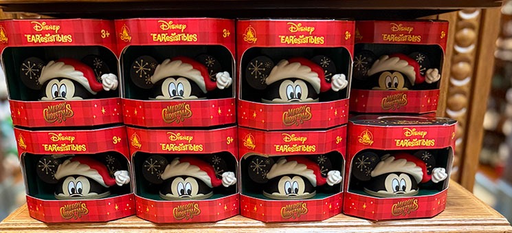 ミッキーの「EARresistibles（イヤーレジスタブル）」シリーズのデコレーションアイテム