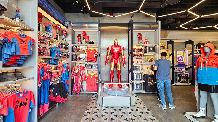 アベンジャーズ・キャンパス内のマーベルショップ