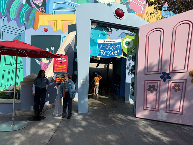 モンスターズ・インク マイクとサリーのレスキュー!の入口