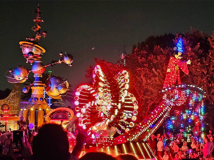 ディズニーランドパーク ペイント・ザ・ナイト - ミッキーマウス