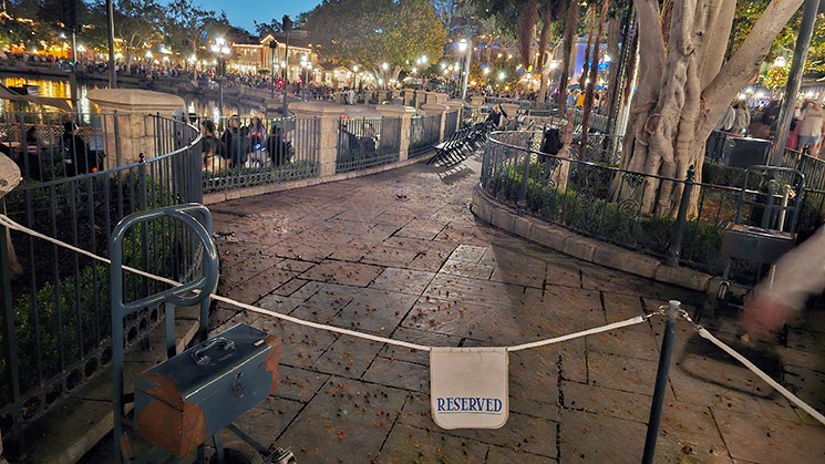 ダイニングパッケージ予約者の鑑賞エリア入口