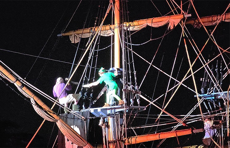 ファンタズミック！のショー風景 - ピーターパンの活躍