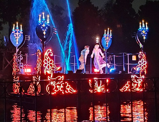 ファンタズミック！のショー風景 - ラプンツェルとフリン・ライダー