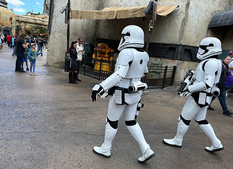 スター・ウォーズ：G・エッジ内で巡回するストームトルーパー