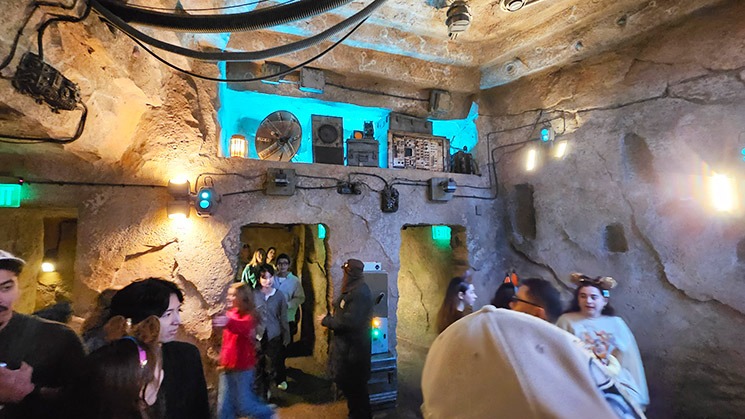 スター・ウォーズ：ライズ・オブ・ザ・レジスタンス内最初の体験エリア