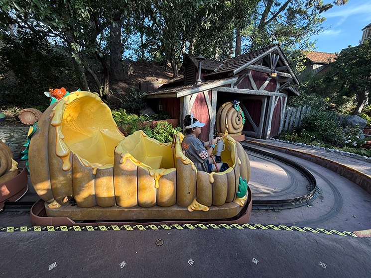 プーさんの冒険の乗り物