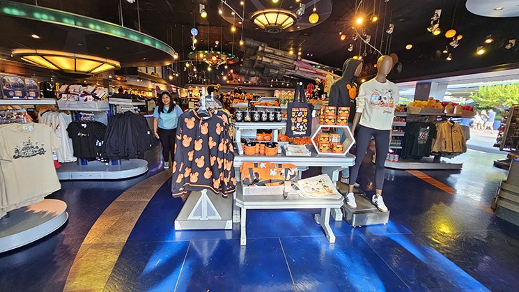 「ハイパースペースマウンテン」の出口に隣接するショップ