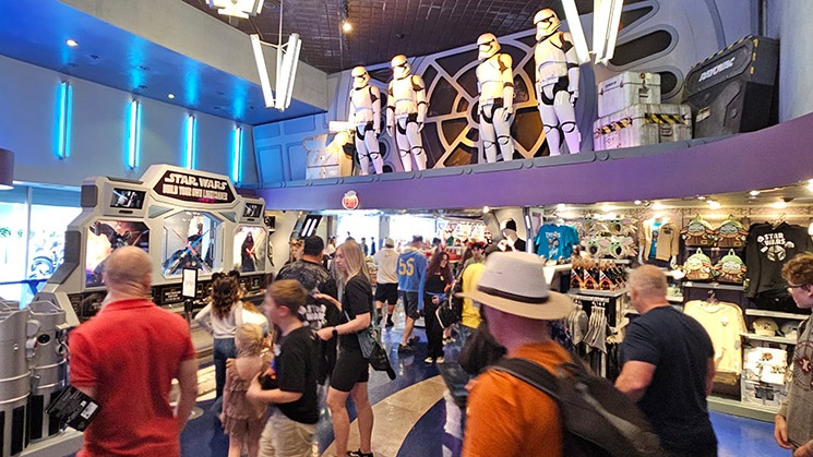 「スターツアーズ」のギフトショップ