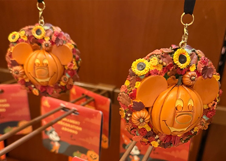 パンプキンミッキーのリース型オーナメント