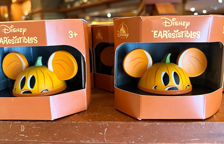 ミニサイズのパンプキンミッキーオブジェ EAR-resistibles