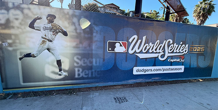 ムーキー・ベッツの看板(ヴィン・スカリー・アベニュー)