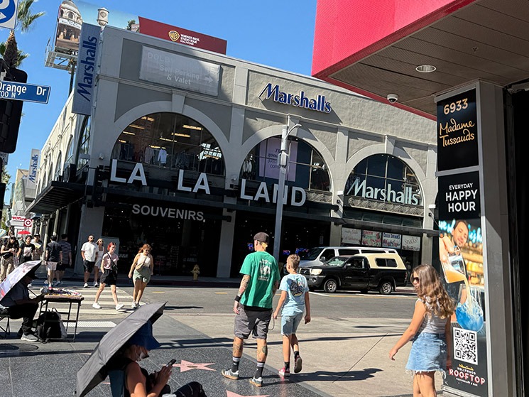 「マダム・タッソー・ハリウッド」の向かいにある土産物屋「LA LA LAND」