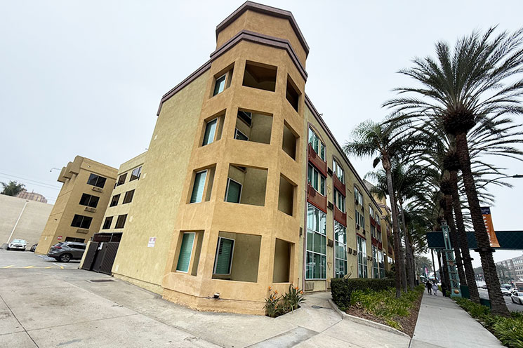 デザート パームズ ホテル ＆ スイーツの外観