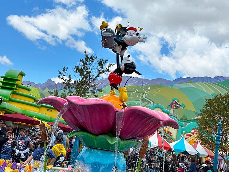 ディズニーランドパーク トゥーンタウンのミッキーの噴水