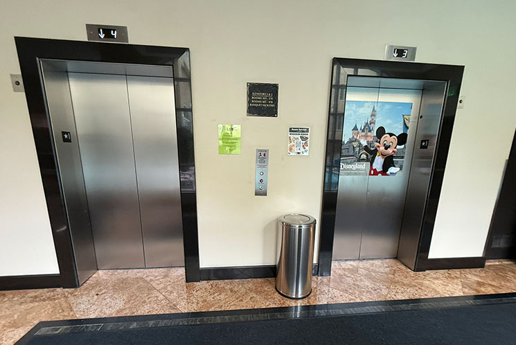 デザート パームズ ホテル ＆ スイーツのエレベーター