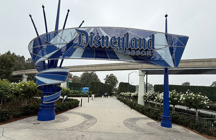 カリフォルニア・ディズニー 「DisneyLand RESORT」のゲート