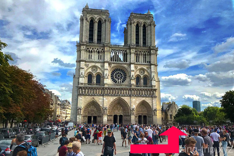 ノートルダム大聖堂 塔の見学ツアー 集合場所の案内
