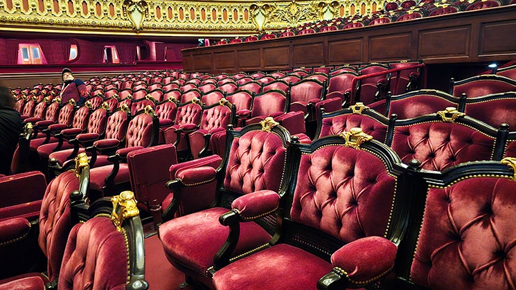 劇場ホールの座席