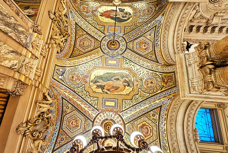 アヴァン・フォワイエ 天井のモザイク画