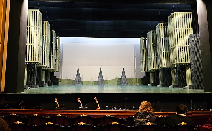 劇場ホールの舞台セット