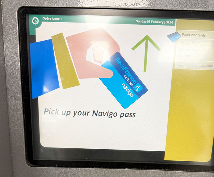 自動券売機 チャージ完了「Pick up your Navigo pass」の画面 