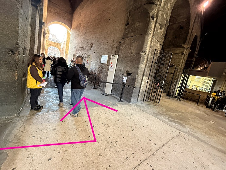 コロッセオ 1階の通路