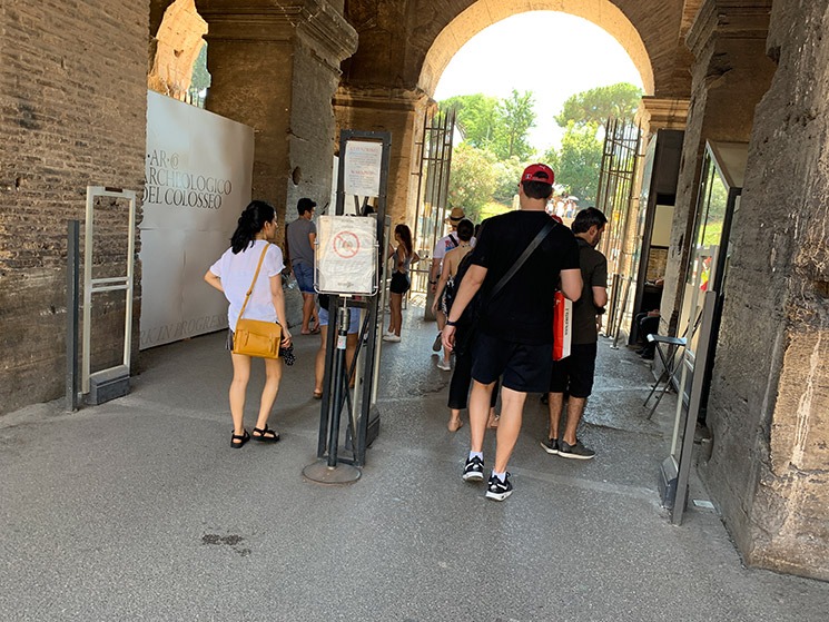 コロッセオ 1階の出口