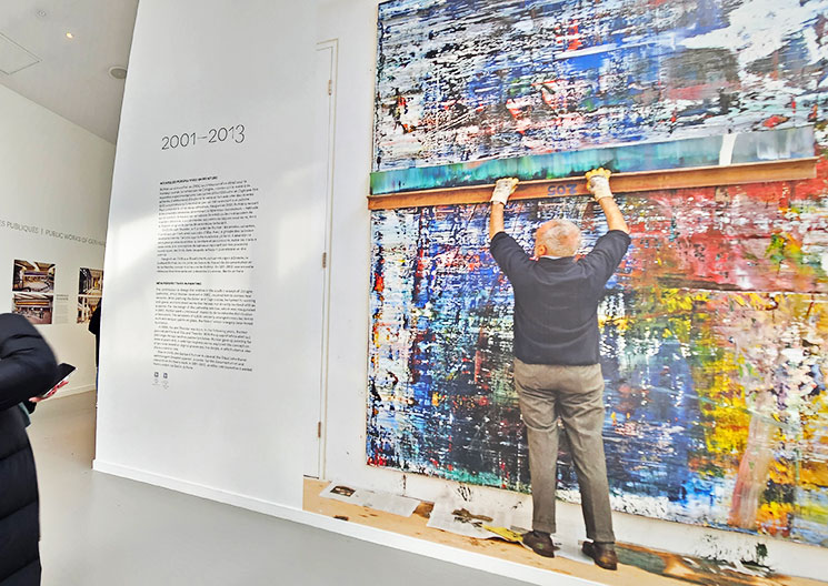 フォンダシオン・ルイヴィトン 展示エリア前の壁面ボード