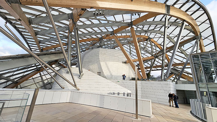 フォンダシオン・ルイヴィトン 屋上テラスの景観