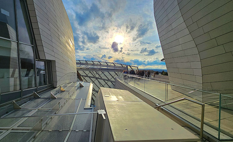 フォンダシオン・ルイヴィトン 屋上テラスの景観