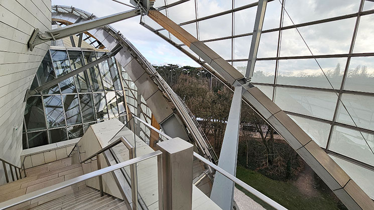 フォンダシオン・ルイヴィトン 屋上テラスの階段