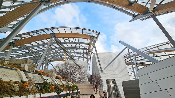 フォンダシオン・ルイヴィトン 屋上テラスの景観