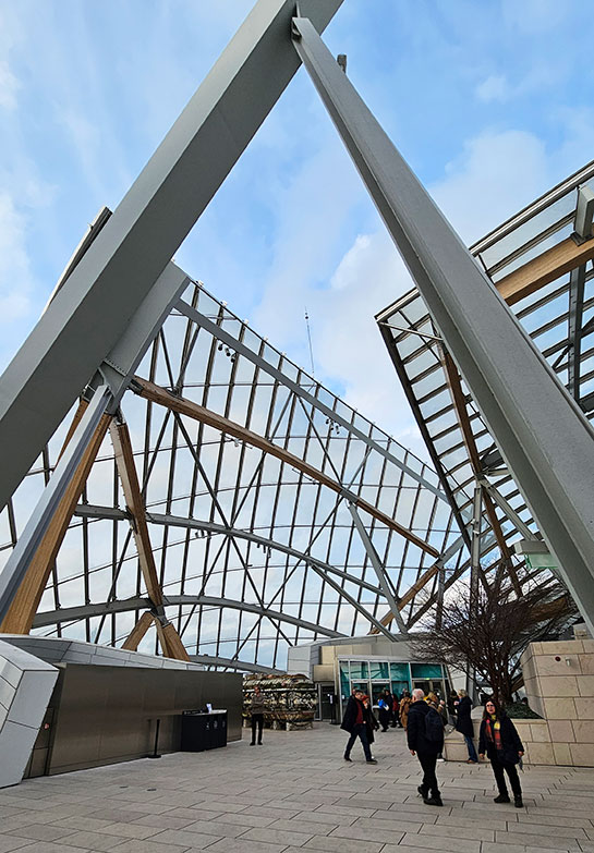 フォンダシオン・ルイヴィトン 屋上テラスの景観