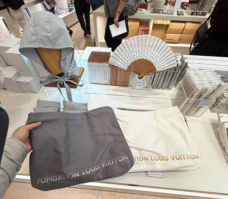 フォンダシオン・ルイヴィトン ギフトショップの商品「トートバッグ」