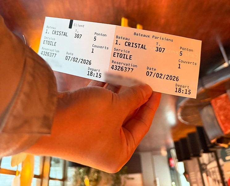 バトー・パリジャン ディナークルーズ船内で受付完了後に手渡されるチケット