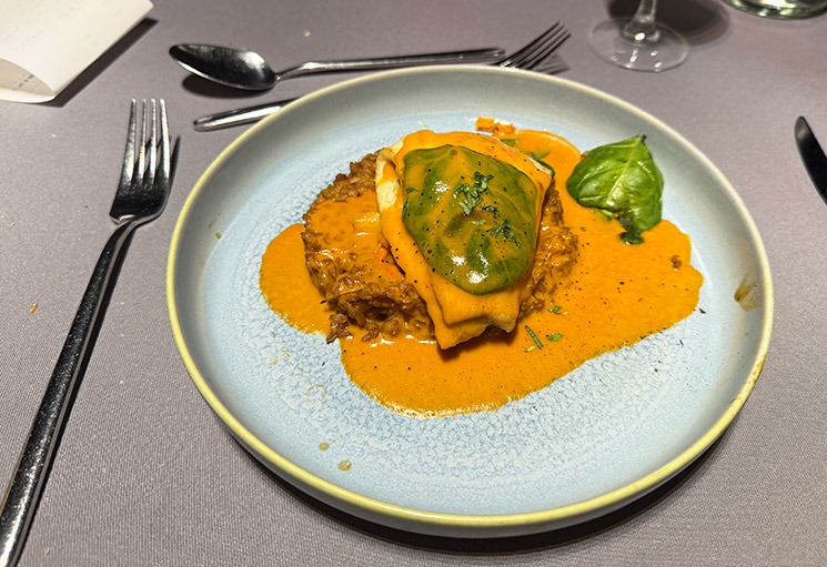 バトー・パリジャン ディナークルーズのメインディッシュ