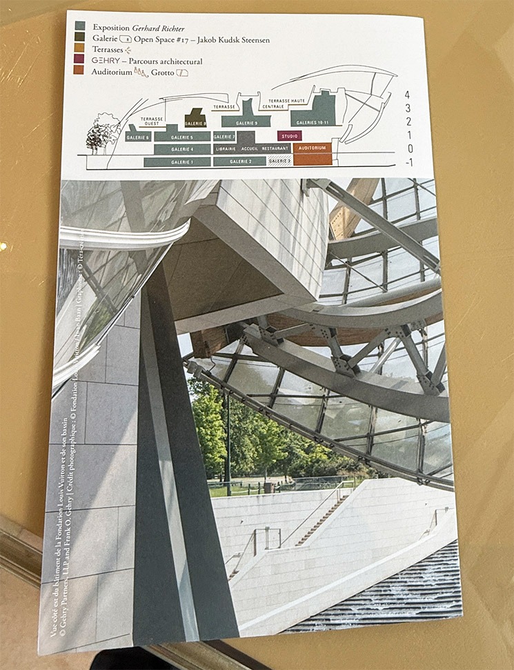 フォンダシオン・ルイヴィトン フロアマップ付きパンフレット