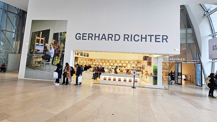 フォンダシオン・ルイヴィトン ギフトショップ入口